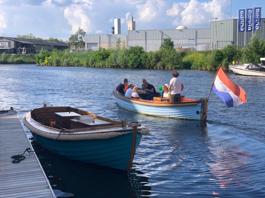 1 BBQ Boot Den Bosch Boek direct de lekkerste BBQ Boot